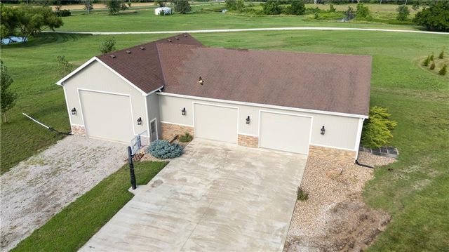 1824 N 700 Road, Baldwin City, KS 66006