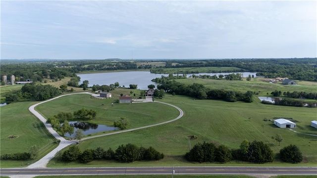 1824 N 700 Road, Baldwin City, KS 66006