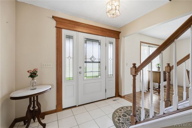 22 Ranch Trail Court, Orchard Park, NY 14127