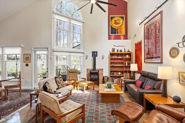 110 White Oak Way, Chapel Hill, NC 27514