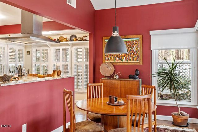 110 White Oak Way, Chapel Hill, NC 27514