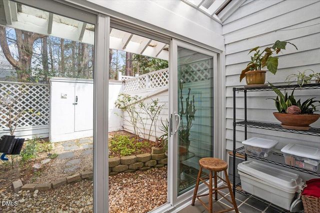 110 White Oak Way, Chapel Hill, NC 27514