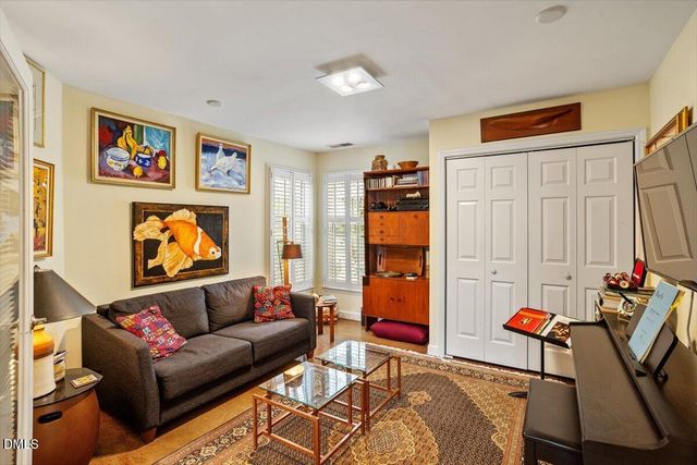 110 White Oak Way, Chapel Hill, NC 27514