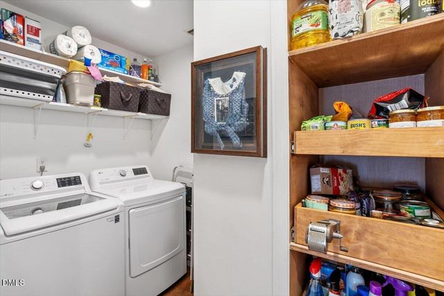 110 White Oak Way, Chapel Hill, NC 27514