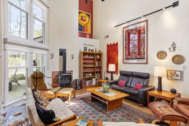 110 White Oak Way, Chapel Hill, NC 27514