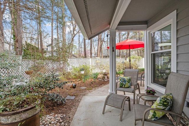 110 White Oak Way, Chapel Hill, NC 27514