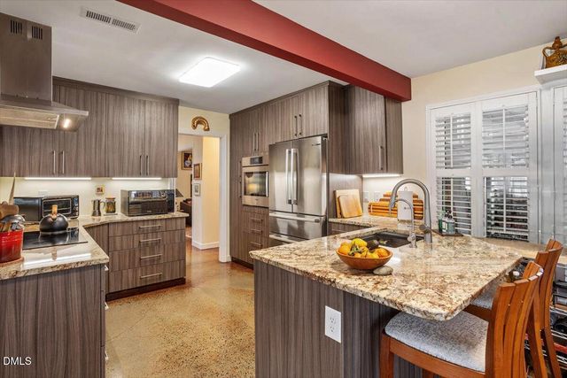 110 White Oak Way, Chapel Hill, NC 27514