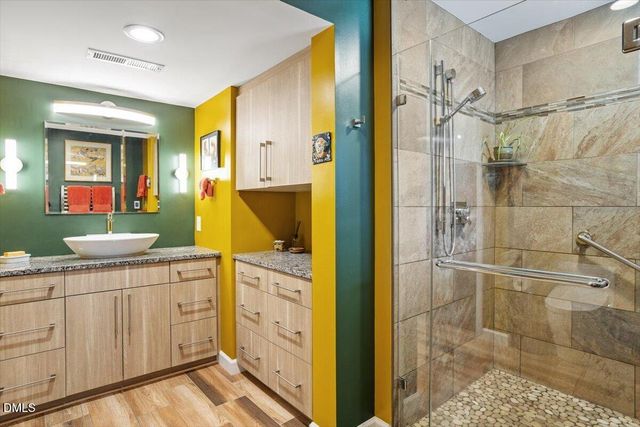 110 White Oak Way, Chapel Hill, NC 27514