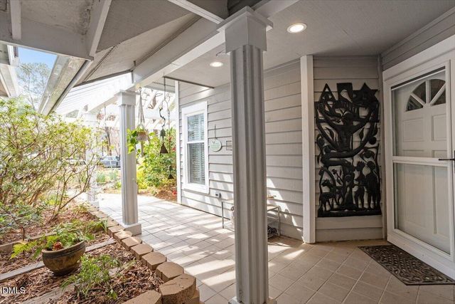 110 White Oak Way, Chapel Hill, NC 27514