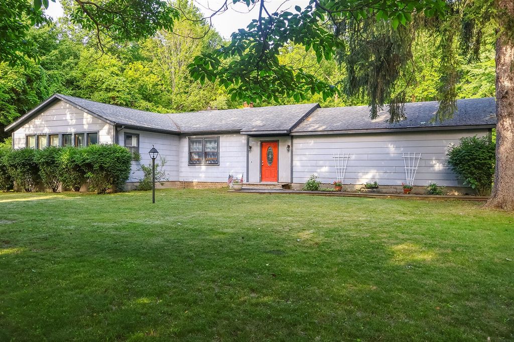 12422 Lubke Road, New Buffalo, MI 49117