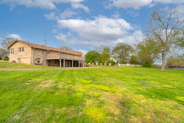 501 W Old Hickory Blvd UPPER, Madison, TN 37115