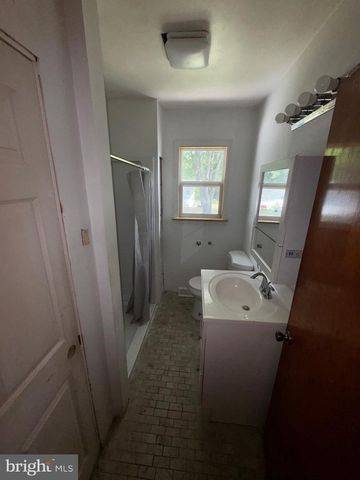 28 MALAGA TER, Malaga, NJ 08328
