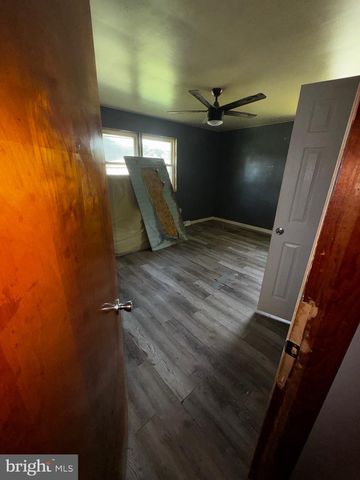 28 MALAGA TER, Malaga, NJ 08328