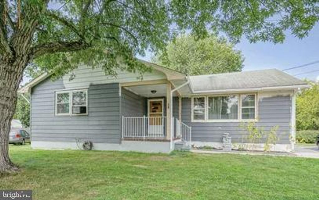 28 MALAGA TER, Malaga, NJ 08328