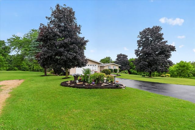 10721 GROVER OAKS, Roscoe, IL 61073