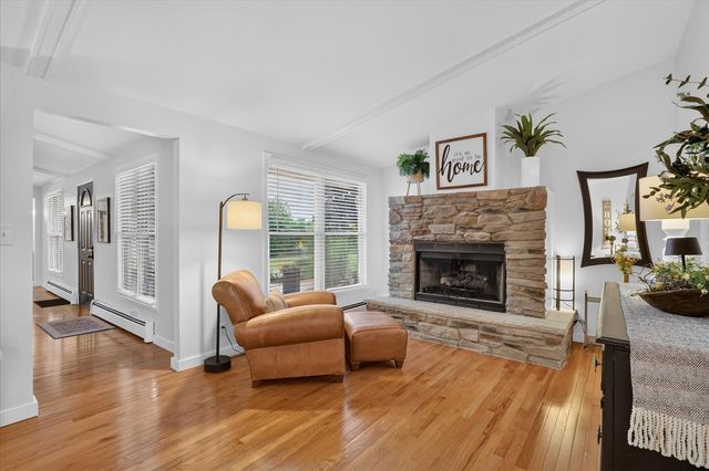 10721 GROVER OAKS, Roscoe, IL 61073