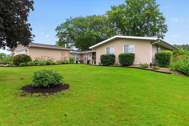 10721 GROVER OAKS, Roscoe, IL 61073