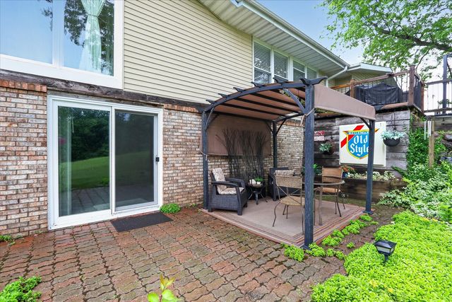 10721 GROVER OAKS, Roscoe, IL 61073