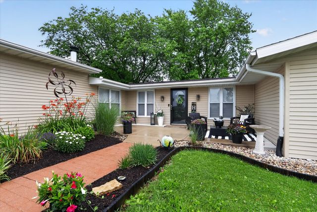 10721 GROVER OAKS, Roscoe, IL 61073