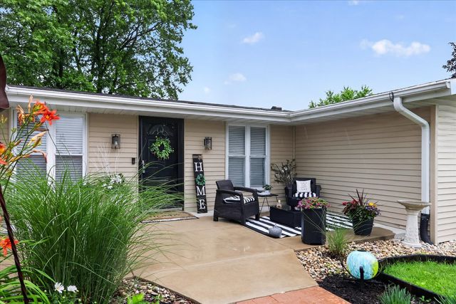 10721 GROVER OAKS, Roscoe, IL 61073