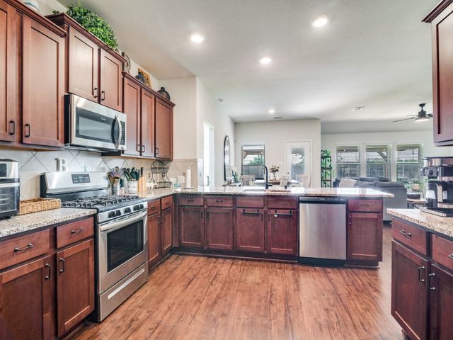 634 Jamestown Lane, Fate, TX 75189