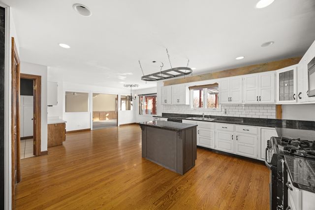 14301 Wooded Path Lane, Orland Park, IL 60462