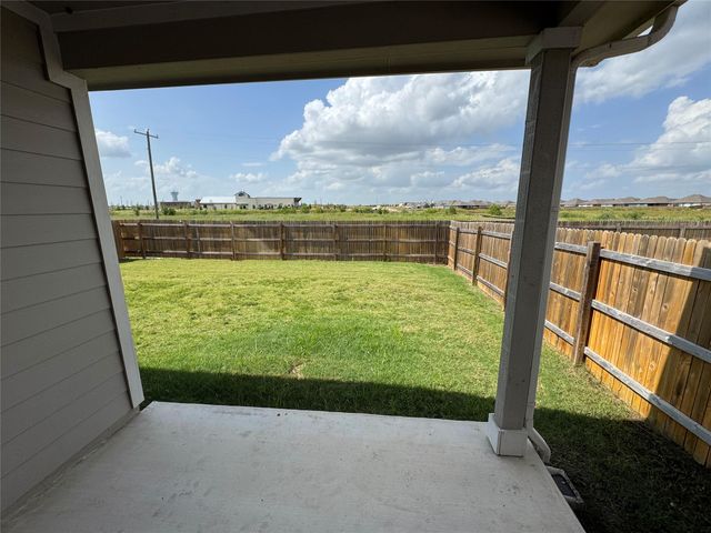 214 Big Cypress Bayou RD, Hutto, TX 78634