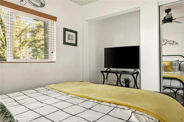 30701 Knoll View, Running Springs, CA 92382