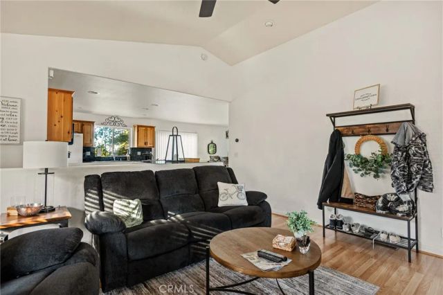 30701 Knoll View, Running Springs, CA 92382