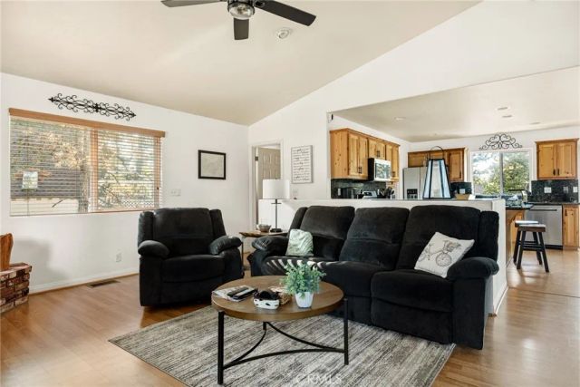 30701 Knoll View, Running Springs, CA 92382