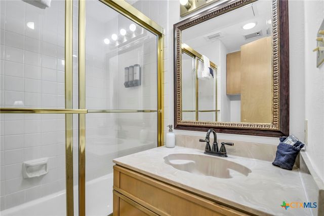 401 W Lincoln Street A101, New Braunfels, TX 78130