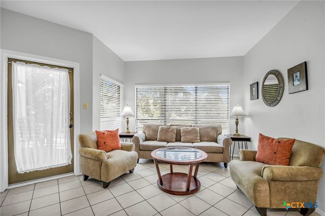 401 W Lincoln Street A101, New Braunfels, TX 78130