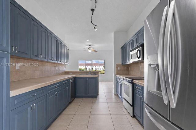 2467 SE 19th St, Homestead, FL 33035