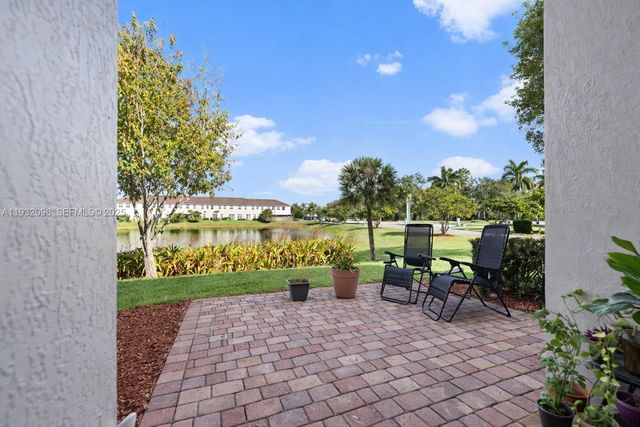 2467 SE 19th St, Homestead, FL 33035