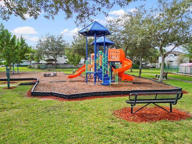 2467 SE 19th St, Homestead, FL 33035