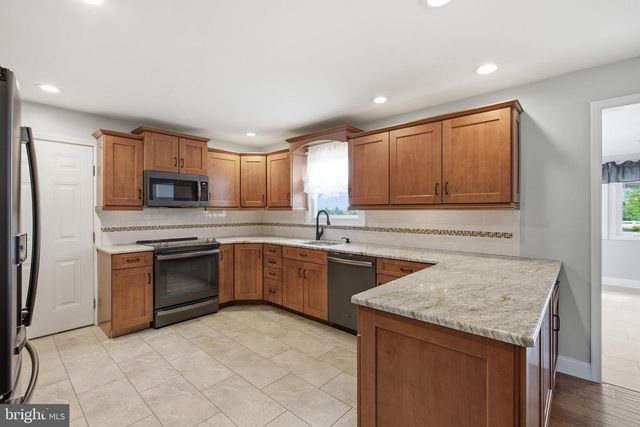 1595 OLD SKIPPACK RD, Harleysville, PA 19438