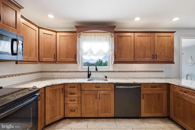 1595 OLD SKIPPACK RD, Harleysville, PA 19438