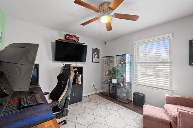 163 Raintree Road, Florence, KY 41042