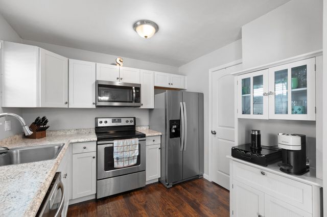 163 Raintree Road, Florence, KY 41042