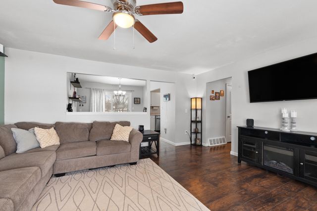 163 Raintree Road, Florence, KY 41042