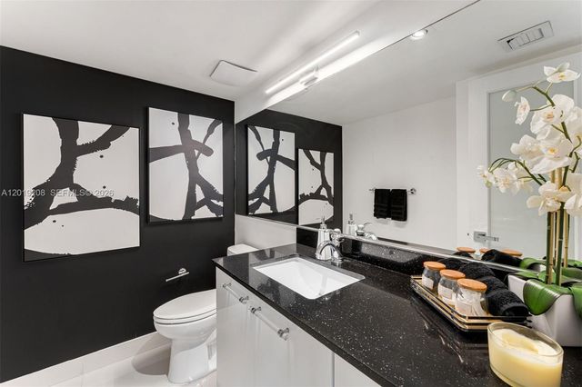 1000 Quayside Ter 901, Miami, FL 33138
