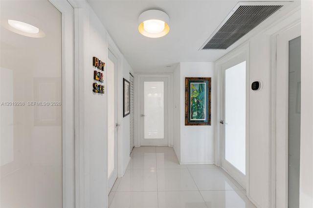 1000 Quayside Ter 901, Miami, FL 33138