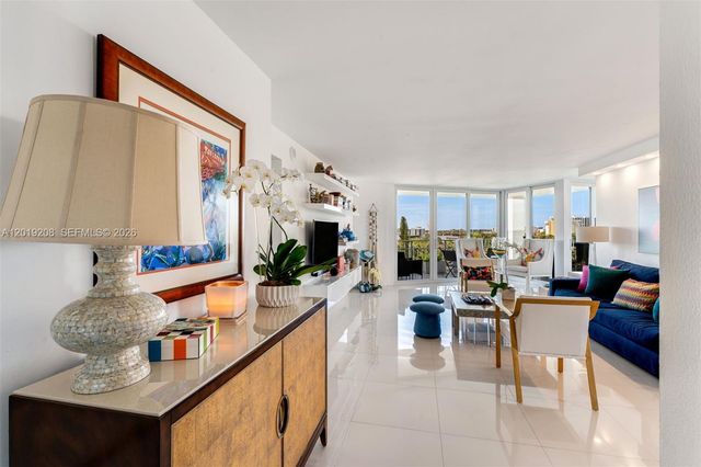 1000 Quayside Ter 901, Miami, FL 33138
