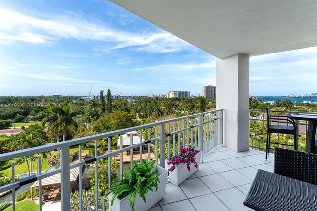 1000 Quayside Ter 901, Miami, FL 33138