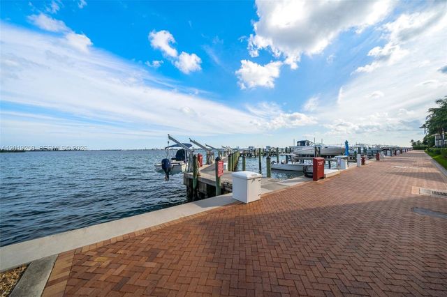 1000 Quayside Ter 901, Miami, FL 33138