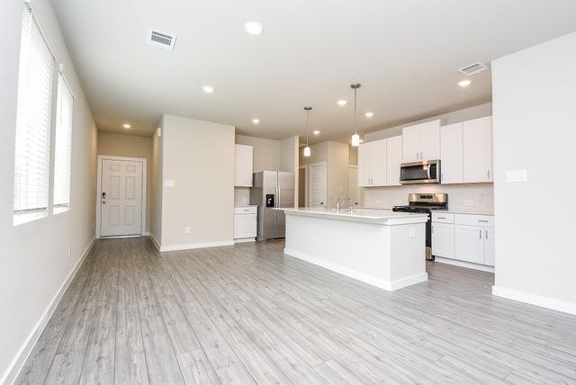 2022 W Darlington Oak Court, Conroe, TX 77304