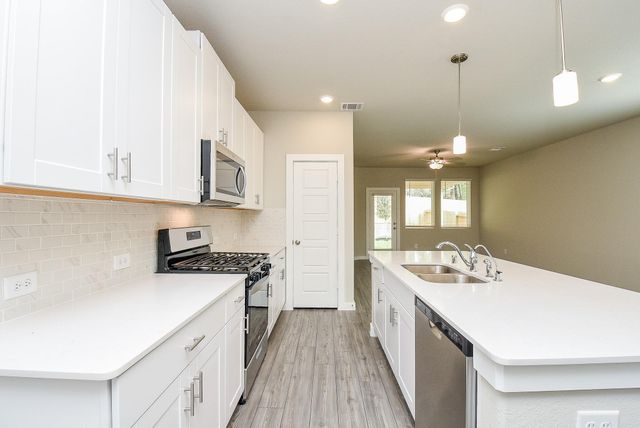 2022 W Darlington Oak Court, Conroe, TX 77304