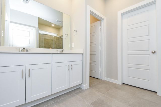 2022 W Darlington Oak Court, Conroe, TX 77304