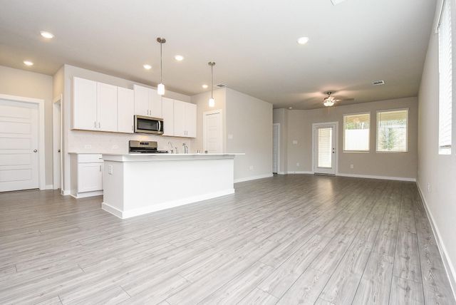 2022 W Darlington Oak Court, Conroe, TX 77304