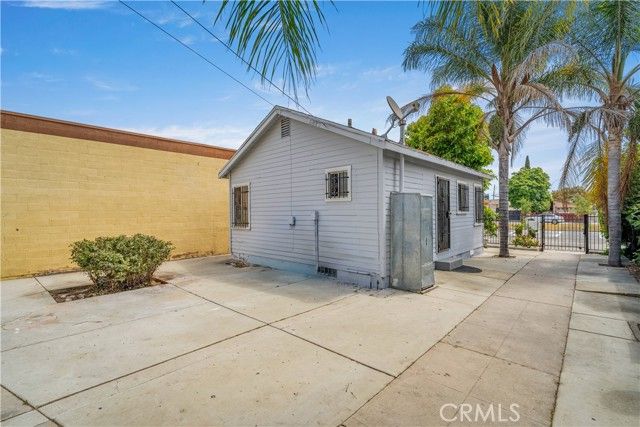 9311 S Broadway, Los Angeles, CA 90003